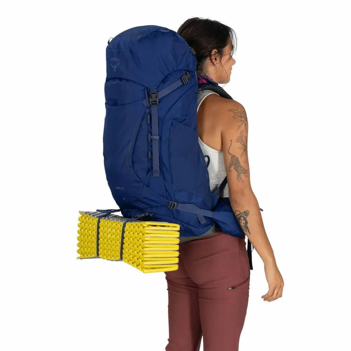 Osprey Kyte 48 in Serenity Blue, sleeping mat straps detail